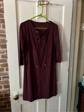 Lace-Up V-Neck Shift Dress in Burgundy/Purple